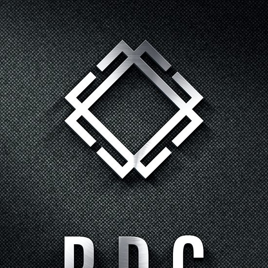 Il logo disegnato per RDG; qui ricavato da una lastra di metallo | © Portfolio di Riccardo Anelli