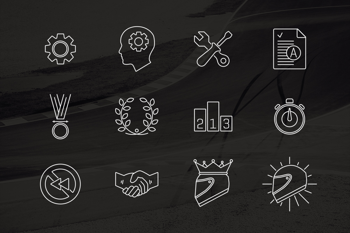 Dodici icone appartenenti al set disegnato per l’interfaccia del videogioco “MotoGP™17”; le icone – qui visualizzate in “negativo” (bianche su fondo scuro) – sono disegnate in “outline” utilizzando colori piatti (“flat design”)