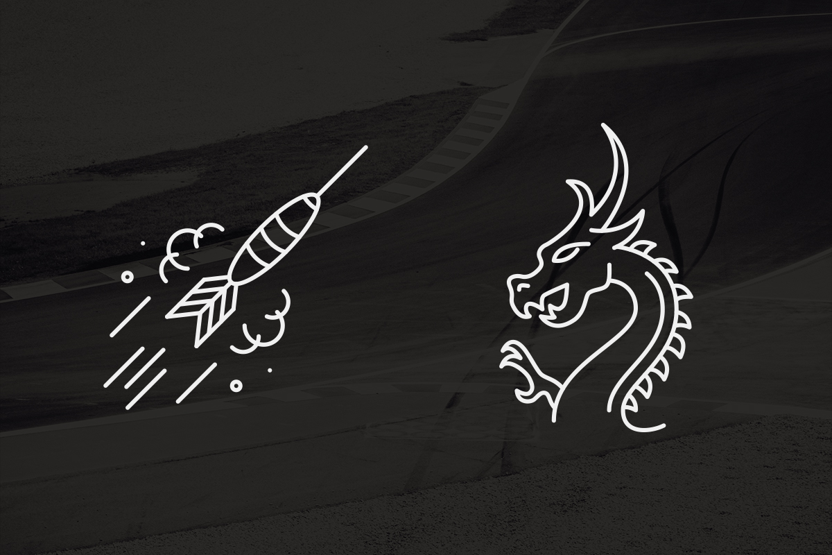 A sinistra, l’icona di una freccetta in volo; a destra, l’icona di un drago cinese (entrambe le icone sono visualizzate in “negativo”, bianche su fondo scuro)